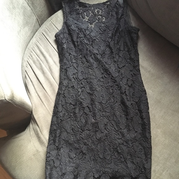 Le Chateau Lace Dress - Picture 5 of 5